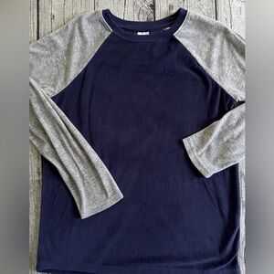 Super soft fleece pajama, lounge long sleeve top, stretch fabric. Boys size XL
